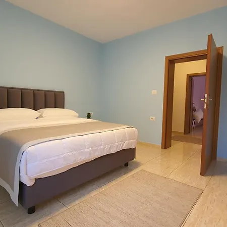 Orange House Holiday home Tirana